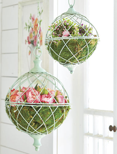 Hanging Sphere (set of 2)